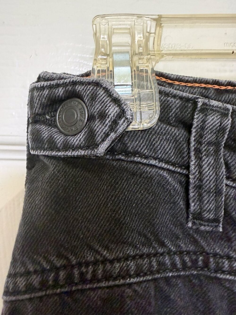 We The Free Palmer Cuffed Jeans in Black - Size 24 - Picture 5 of 13